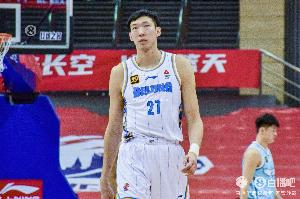 开云在线-尽力了！周琦15中11高效空砍26分13板2帽 正负值+6全队最高